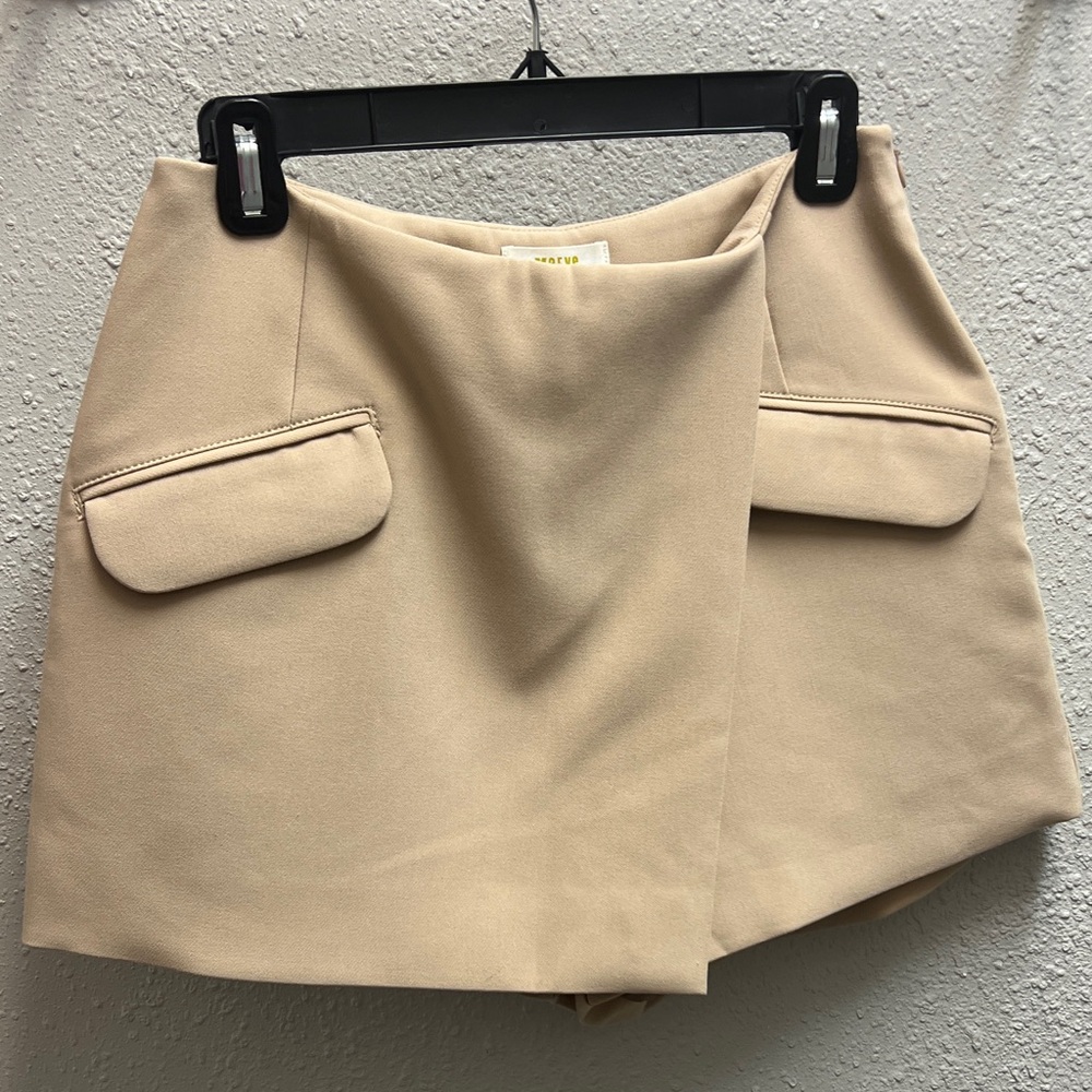 Maeve Anthropologie Tan Front Pocket Mini Skirt Skort Shorts Size 4